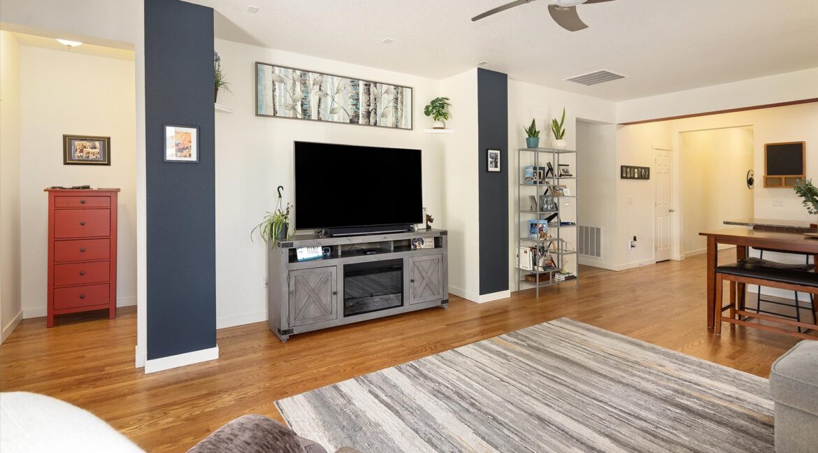 18-9127 Ellis Way_Jorgen (18)